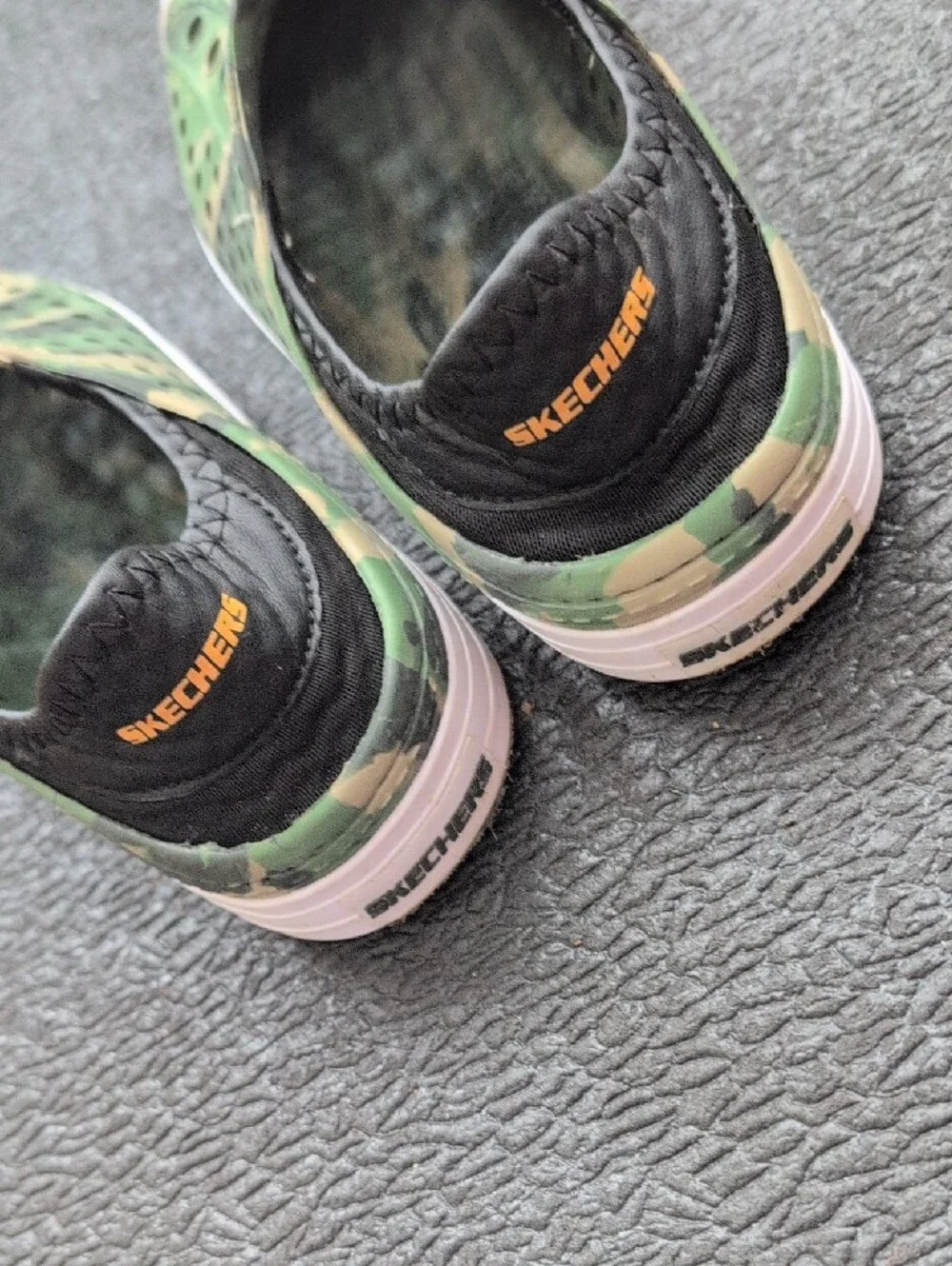 Skechers Foamies Boys Guzman Steps Solar Surge Camo Slip On Water Shoes Sz 4